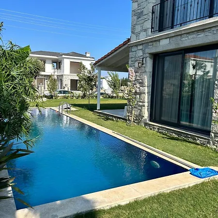 Villa Tas Ev *